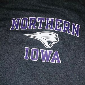 💜university of northern iowa t-shirt🤍